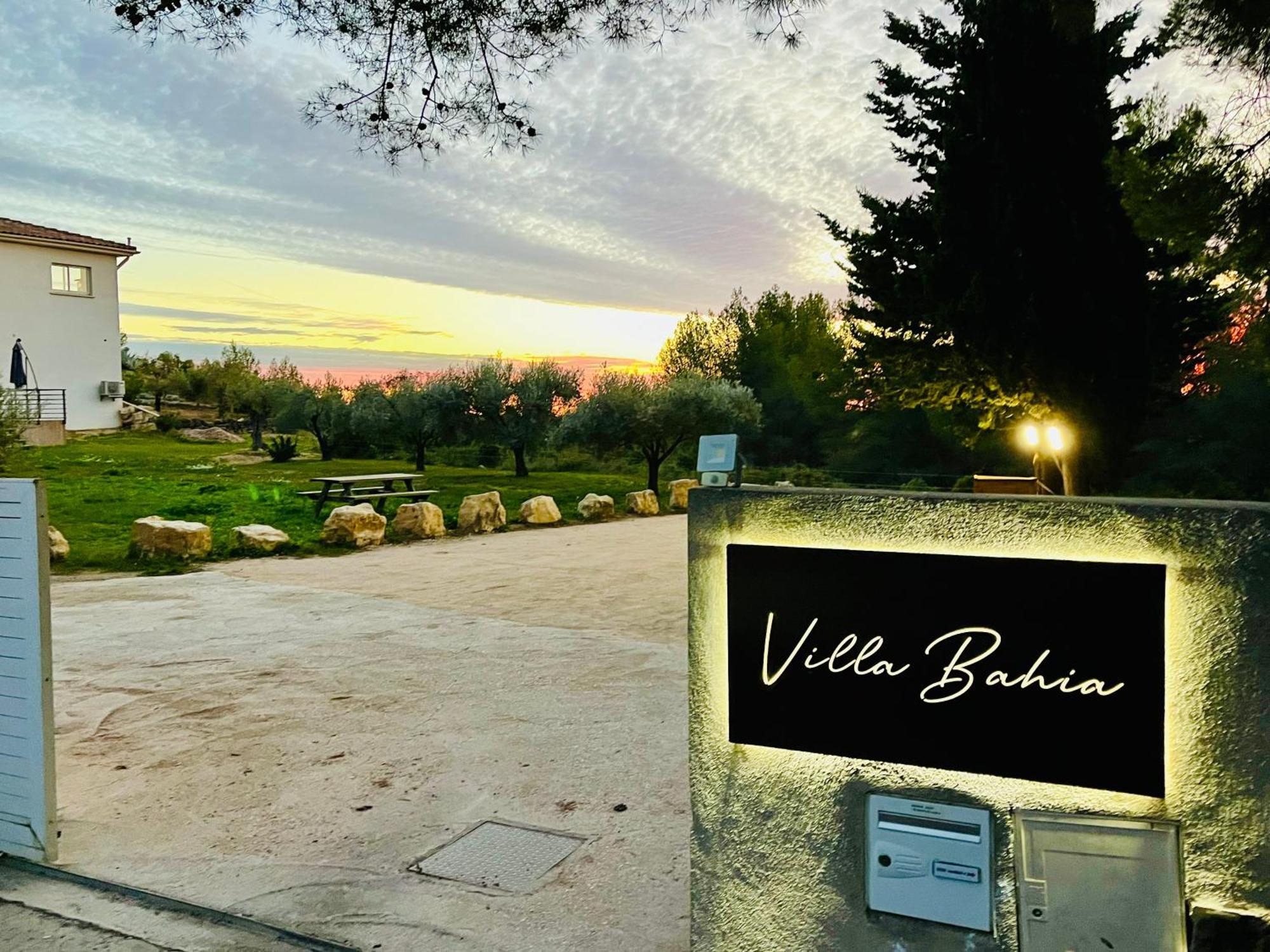 Saint-Mitre-les-Remparts Villa Bahia - Bas De Villa En Pleine Nature ! מראה חיצוני תמונה